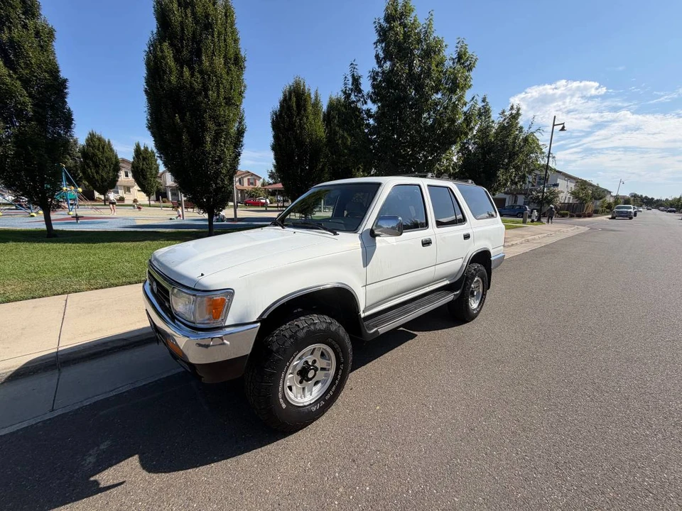 1995 Toyota 4Runner 2nd Gen - Image 11 of 22