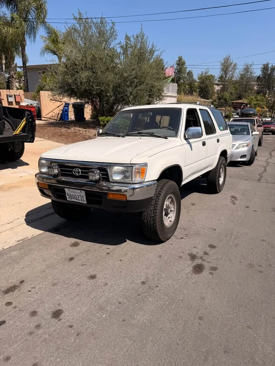 1995 Toyota 4Runner 2nd Gen - Image 2 of 9