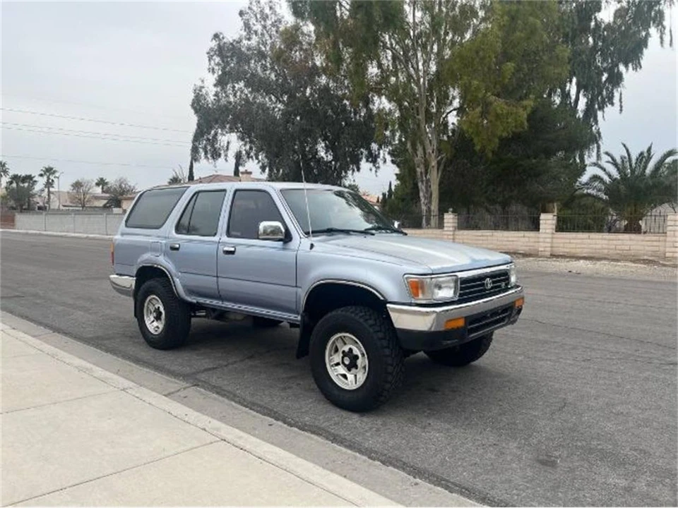 1995 Toyota 4Runner 2nd Gen - Image 10 of 16