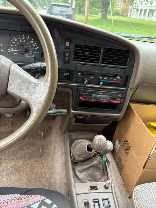 1995 Toyota 4Runner 2nd Gen - Image 12 of 23