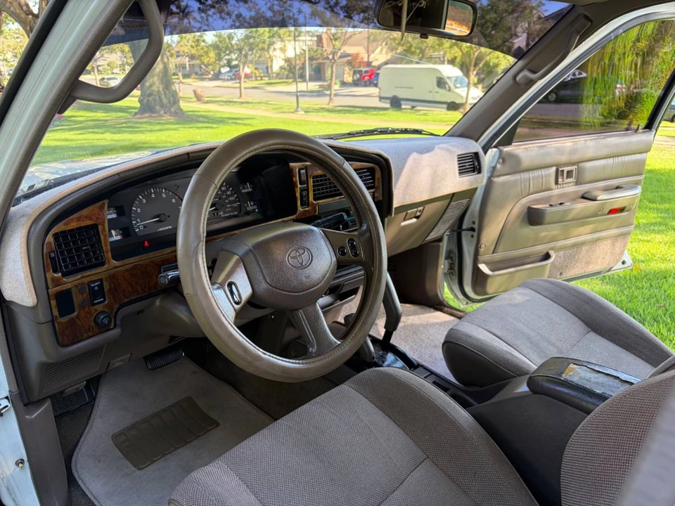 1995 Toyota 4Runner 2nd Gen - Image 8 of 18