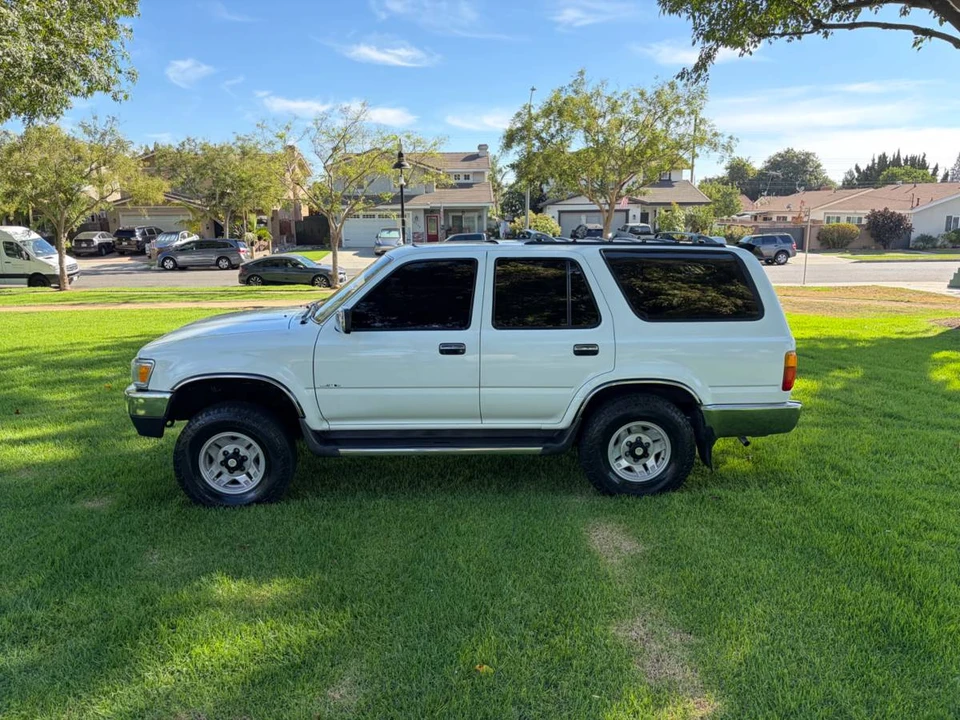1995 Toyota 4Runner 2nd Gen - Image 2 of 18