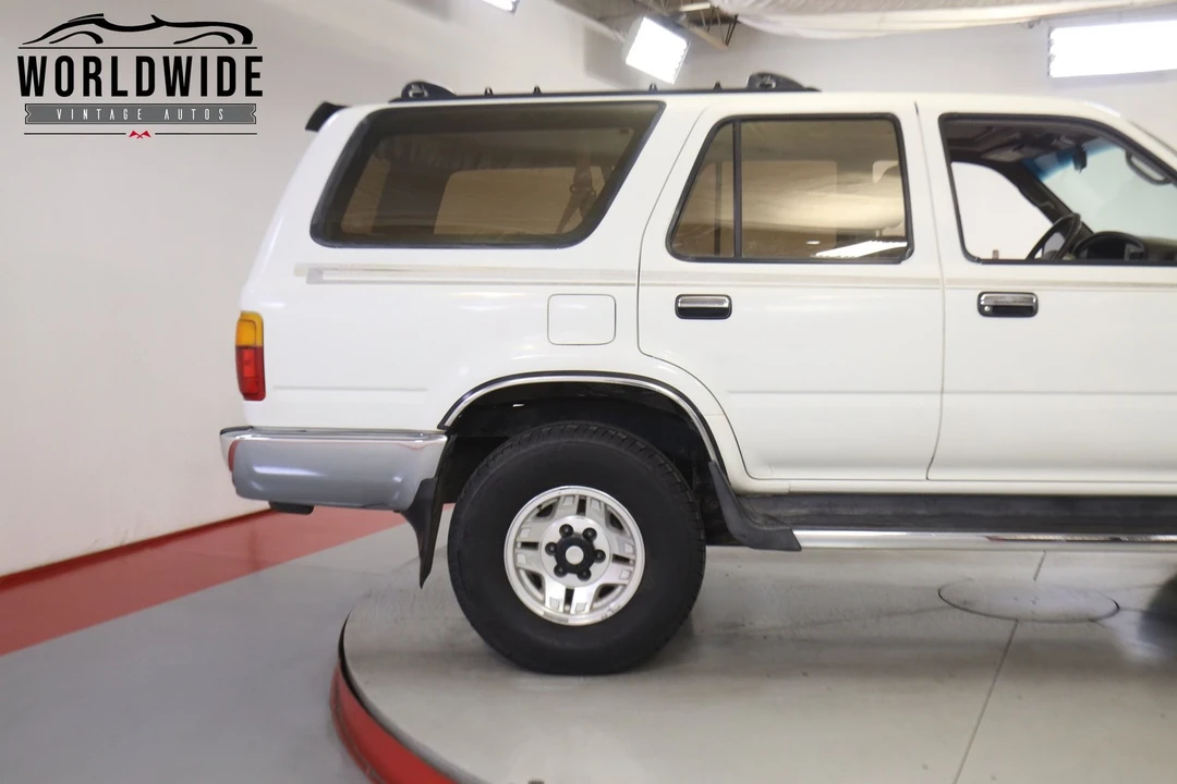 1995 Toyota 4Runner 2nd Gen - Image 9 of 12