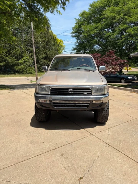 1995 Toyota 4Runner 2nd Gen - Image 2 of 10