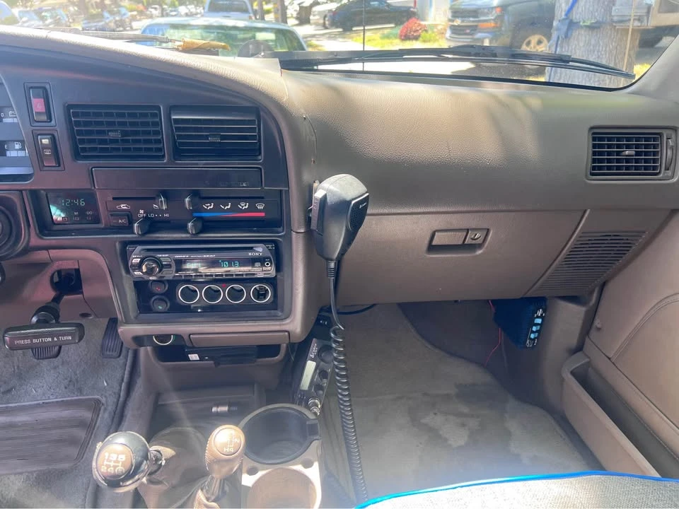 1995 Toyota 4Runner 2nd Gen - Image 9 of 13
