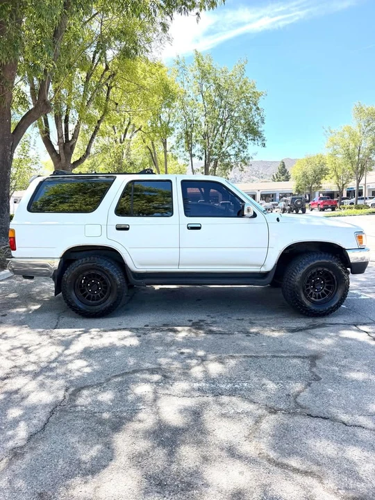 1995 Toyota 4Runner 2nd Gen - Image 2 of 16