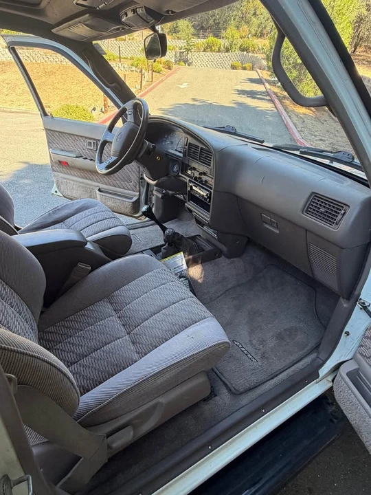 1995 Toyota 4Runner 2nd Gen - Image 5 of 11