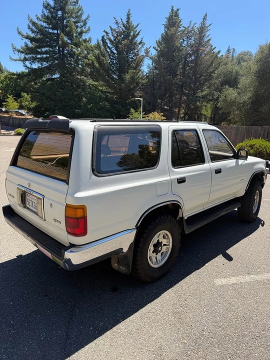 1995 Toyota 4Runner 2nd Gen - Image 2 of 11