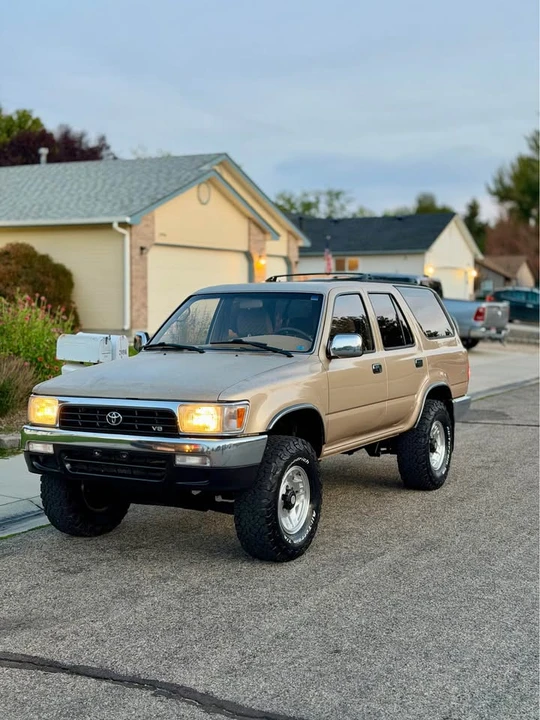 1995 Toyota 4Runner 2nd Gen - Image 2 of 9