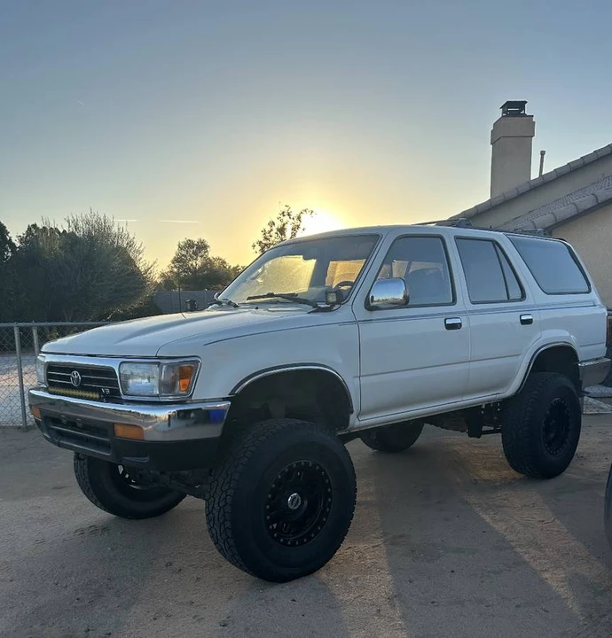 1995 Toyota 4Runner 2nd Gen - Image 2 of 18