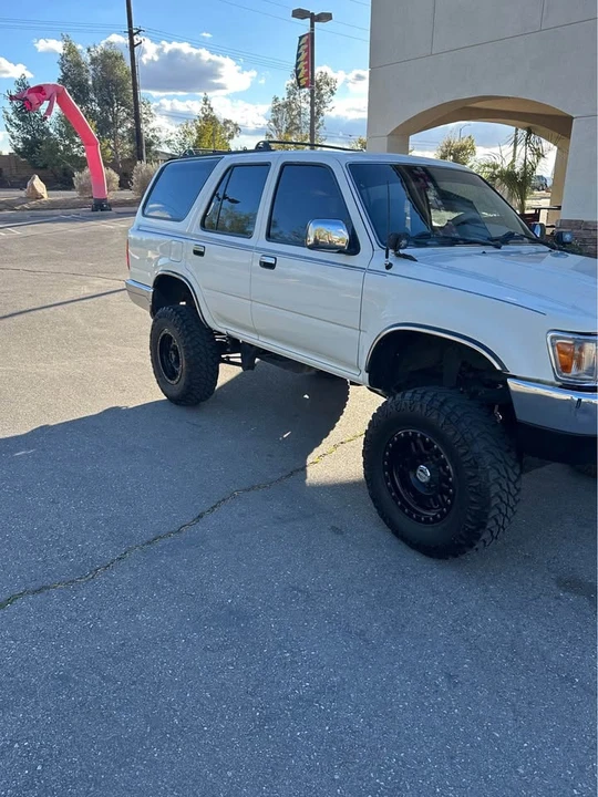 1995 Toyota 4Runner 2nd Gen - Image 2 of 14