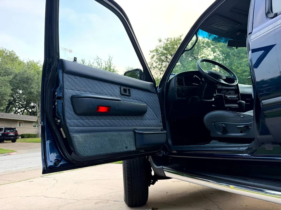 1995 Toyota 4Runner 2nd Gen - Image 10 of 24