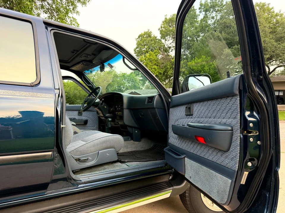 1995 Toyota 4Runner 2nd Gen - Image 11 of 24