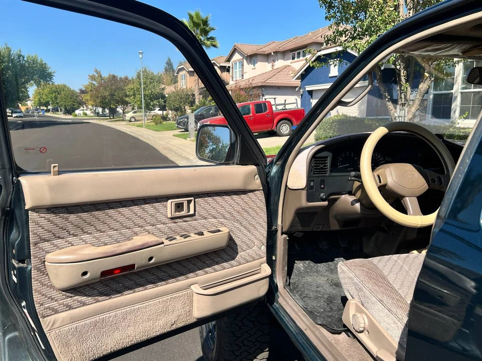 1995 Toyota 4Runner 2nd Gen - Image 11 of 24
