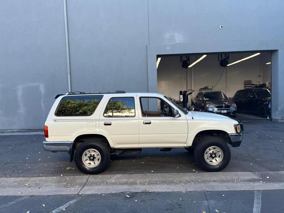 1995 Toyota 4Runner 2nd Gen - Image 13 of 31