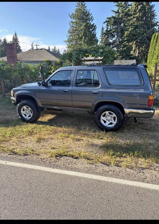 1995 Toyota 4Runner 2nd Gen - Image 2 of 11