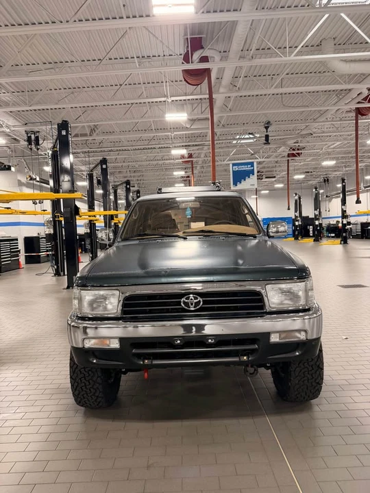 1995 Toyota 4Runner 2nd Gen - Image 5 of 15