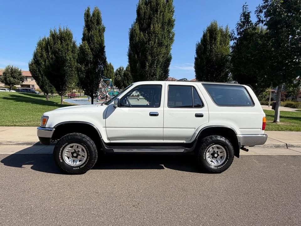 1995 Toyota 4Runner 2nd Gen - Image 2 of 19