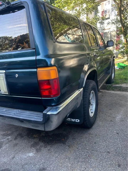 1995 Toyota 4Runner 2nd Gen - Image 6 of 12