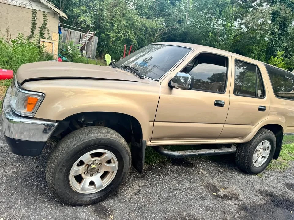 1995 Toyota 4Runner 2nd Gen - Image 2 of 5