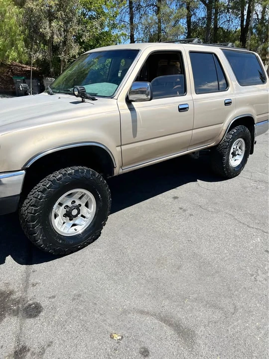 1995 Toyota 4Runner 2nd Gen - Image 2 of 4