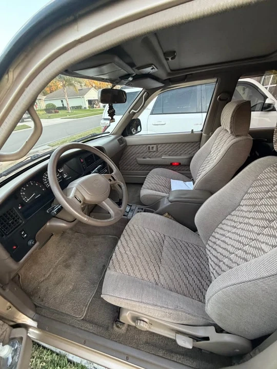 1995 Toyota 4Runner 2nd Gen - Image 8 of 14