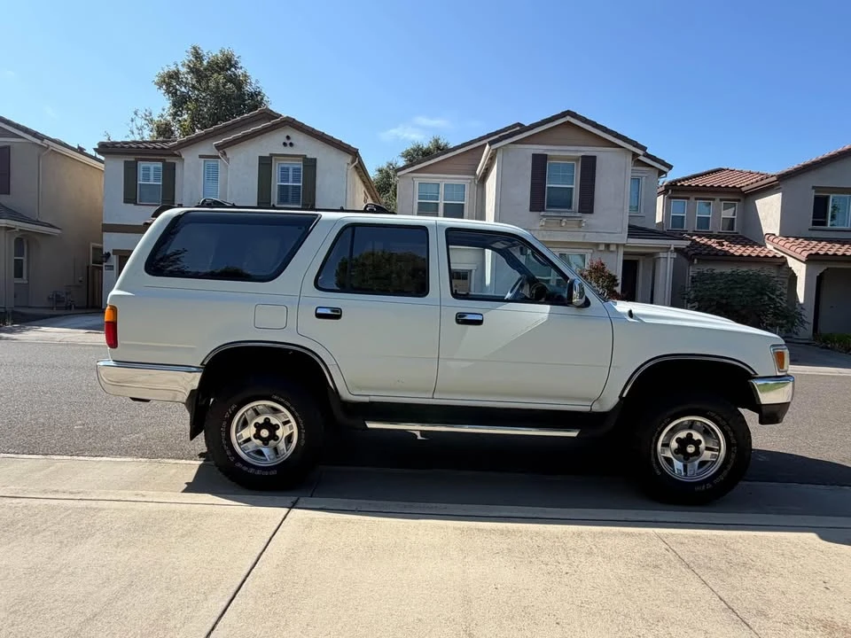 1995 Toyota 4Runner 2nd Gen - Image 10 of 17