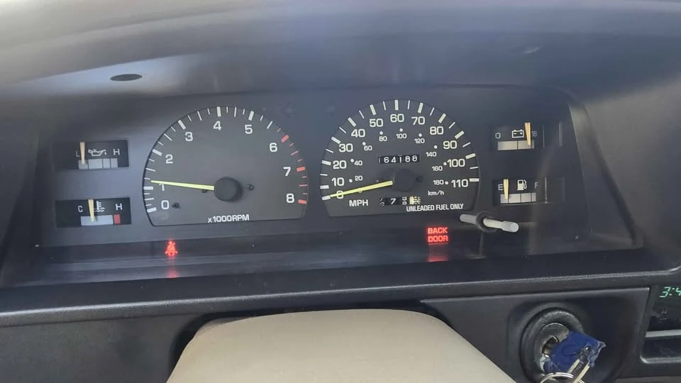 1995 Toyota 4Runner 2nd Gen - Image 9 of 13