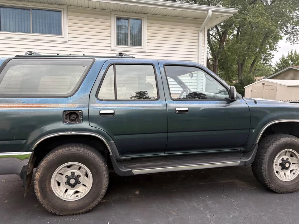 1995 Toyota 4Runner 2nd Gen - Image 2 of 12