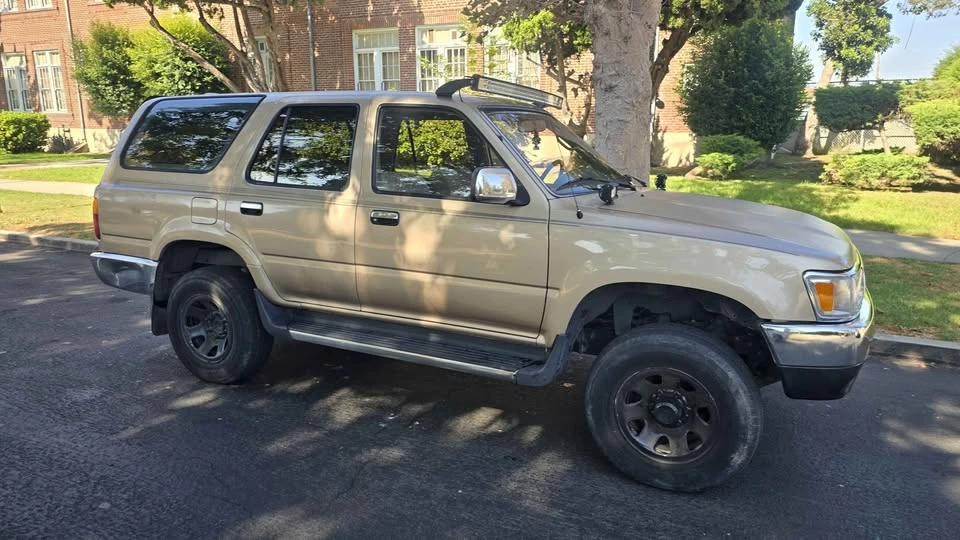 1995 Toyota 4Runner 2nd Gen - Image 8 of 13