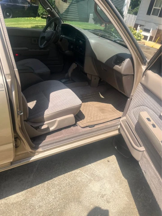 1995 Toyota 4Runner 2nd Gen - Image 5 of 9