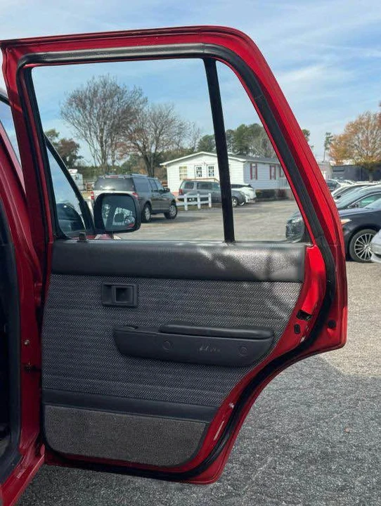 1995 Toyota 4Runner 2nd Gen - Image 6 of 18