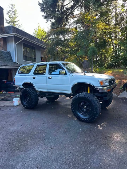 1995 Toyota 4Runner 2nd Gen - Image 2 of 20