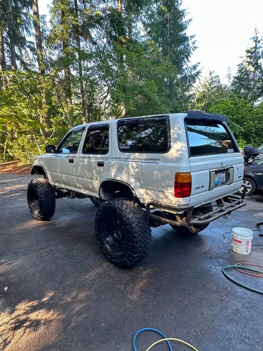 1995 Toyota 4Runner 2nd Gen - Image 9 of 20