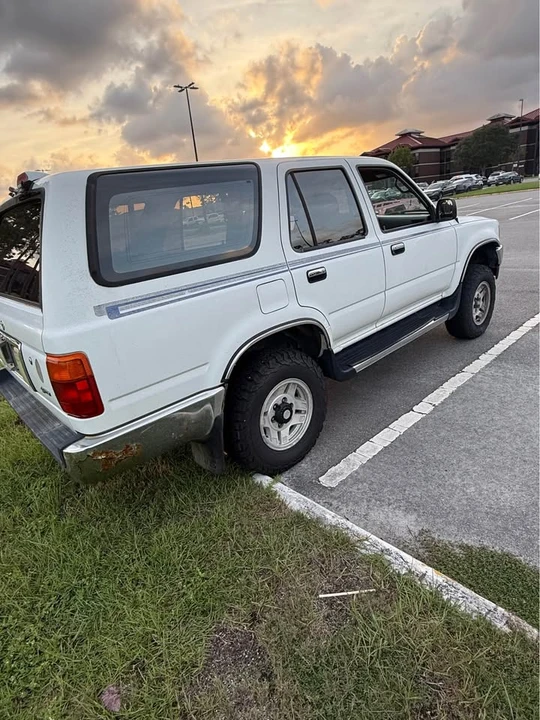 1995 Toyota 4Runner 2nd Gen - Image 2 of 8