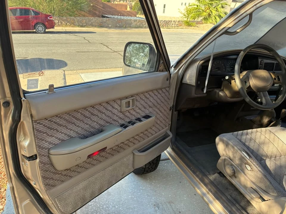 1995 Toyota 4Runner 2nd Gen - Image 14 of 20