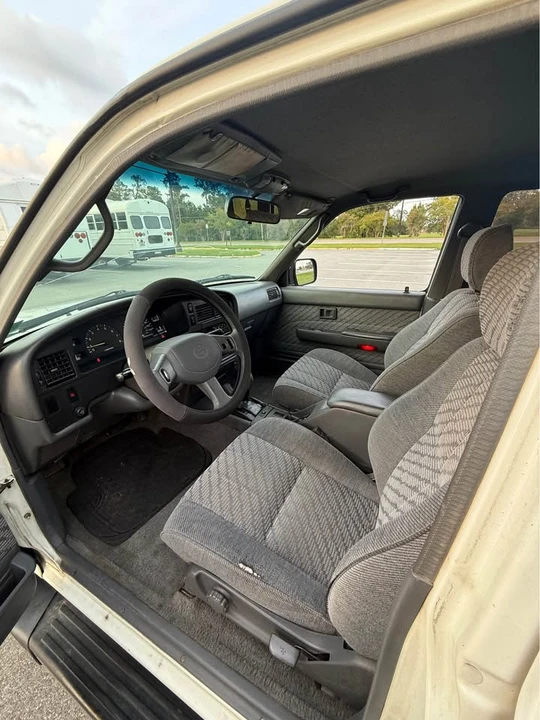 1995 Toyota 4Runner 2nd Gen - Image 5 of 8