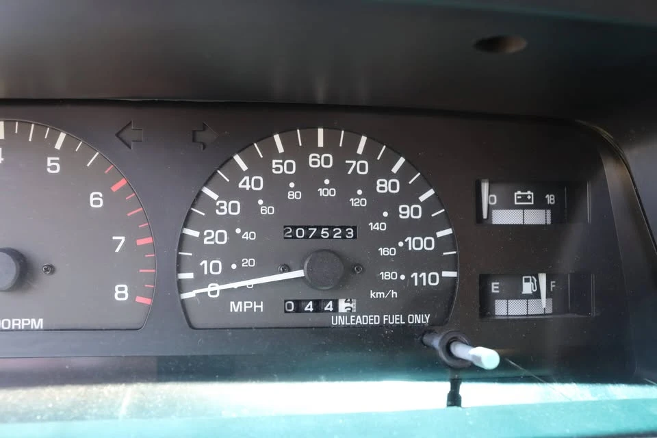 1995 Toyota 4Runner 2nd Gen - Image 9 of 13