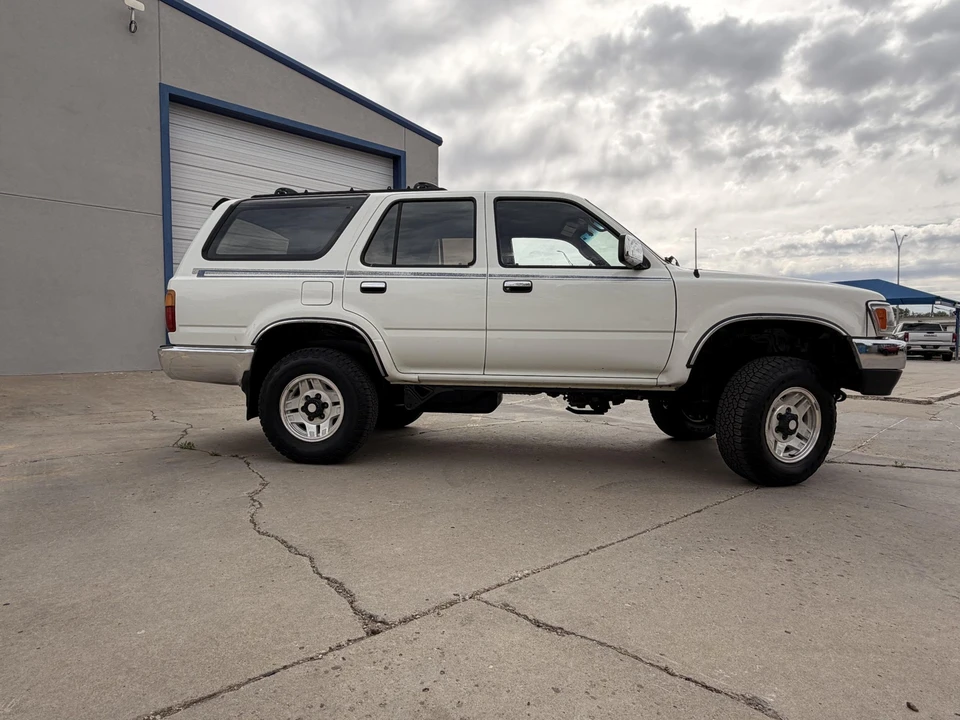 1995 Toyota 4Runner 2nd Gen - Image 10 of 31