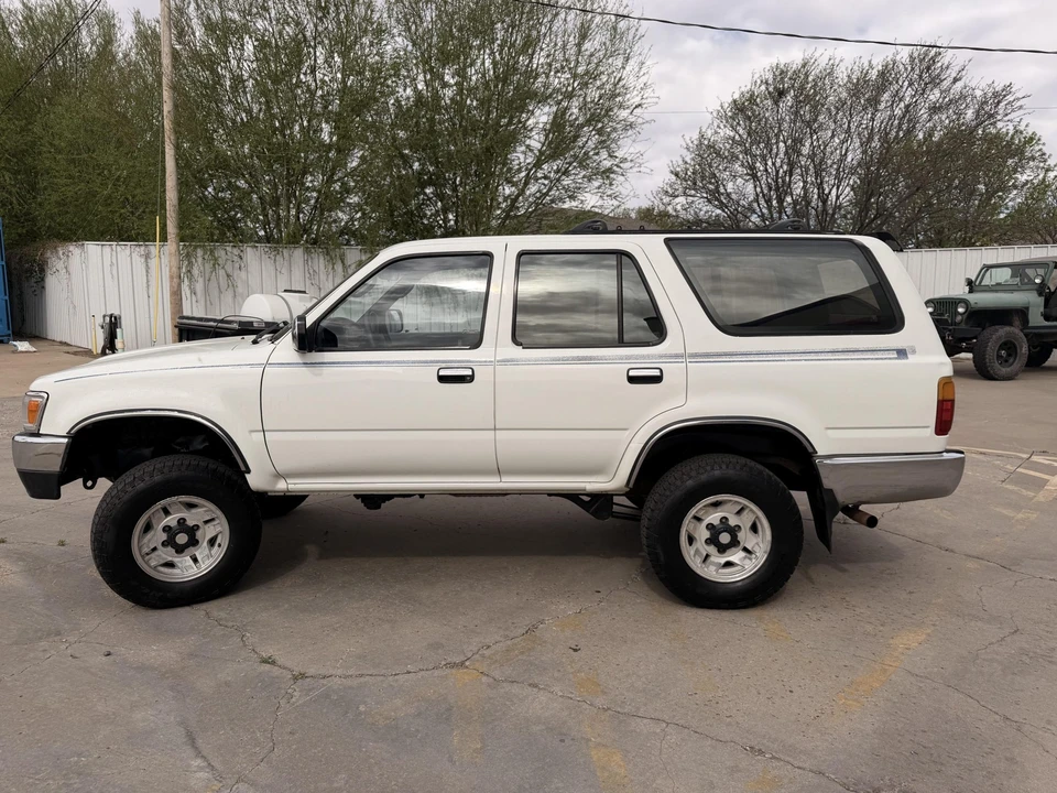 1995 Toyota 4Runner 2nd Gen - Image 5 of 31