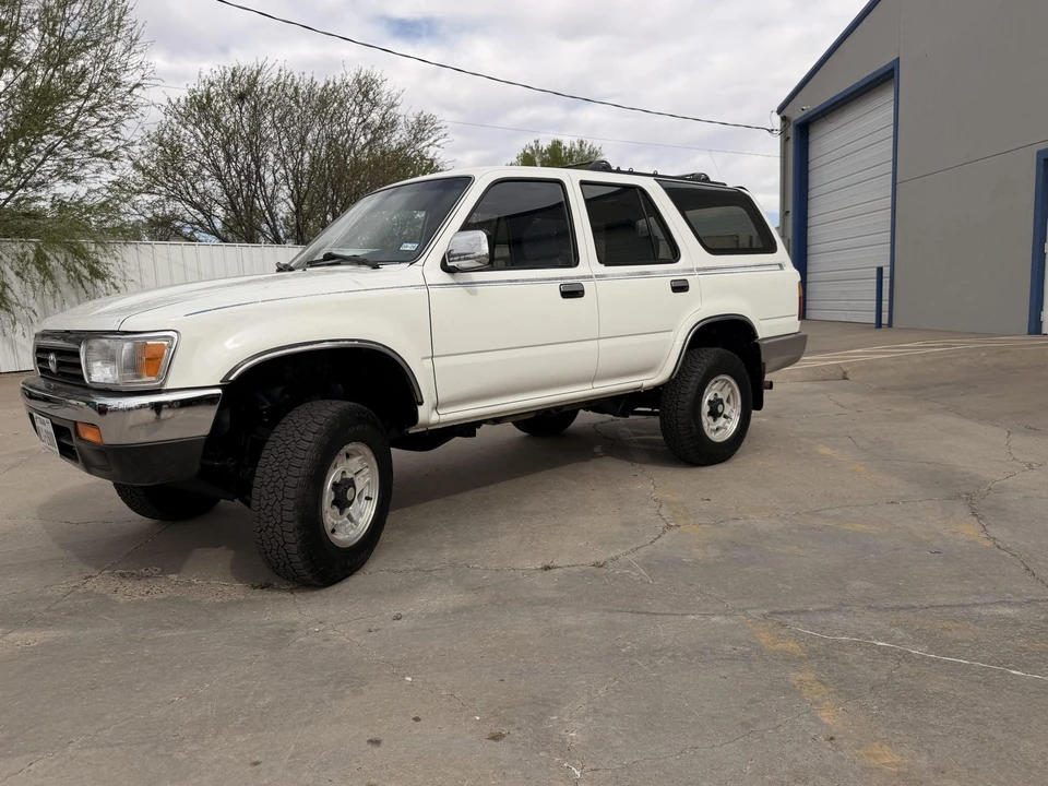 1995 Toyota 4Runner 2nd Gen - Image 3 of 31