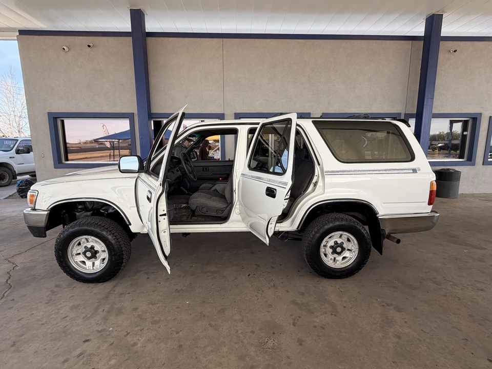1995 Toyota 4Runner 2nd Gen - Image 15 of 31