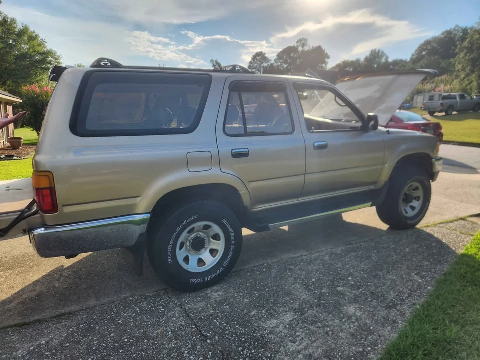 1995 Toyota 4Runner 2nd Gen - Image 5 of 13