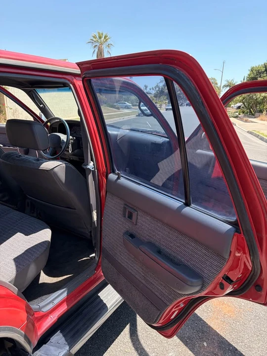 1995 Toyota 4Runner 2nd Gen - Image 5 of 9