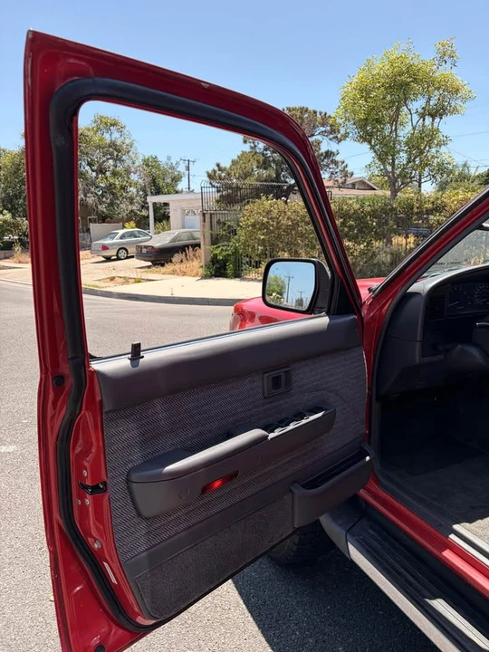 1995 Toyota 4Runner 2nd Gen - Image 2 of 9