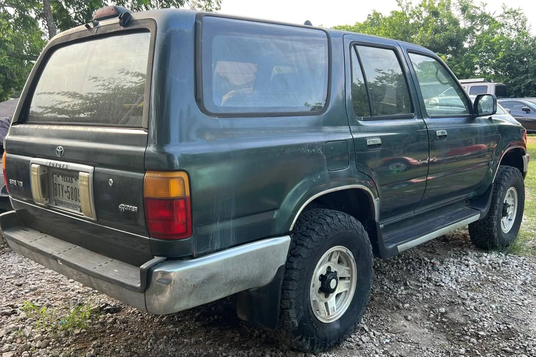 1995 Toyota 4Runner 2nd Gen - Image 11 of 13