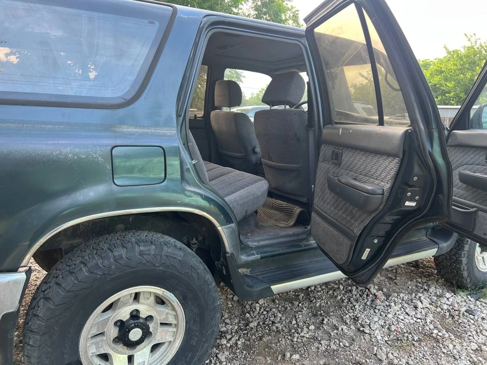 1995 Toyota 4Runner 2nd Gen - Image 8 of 13