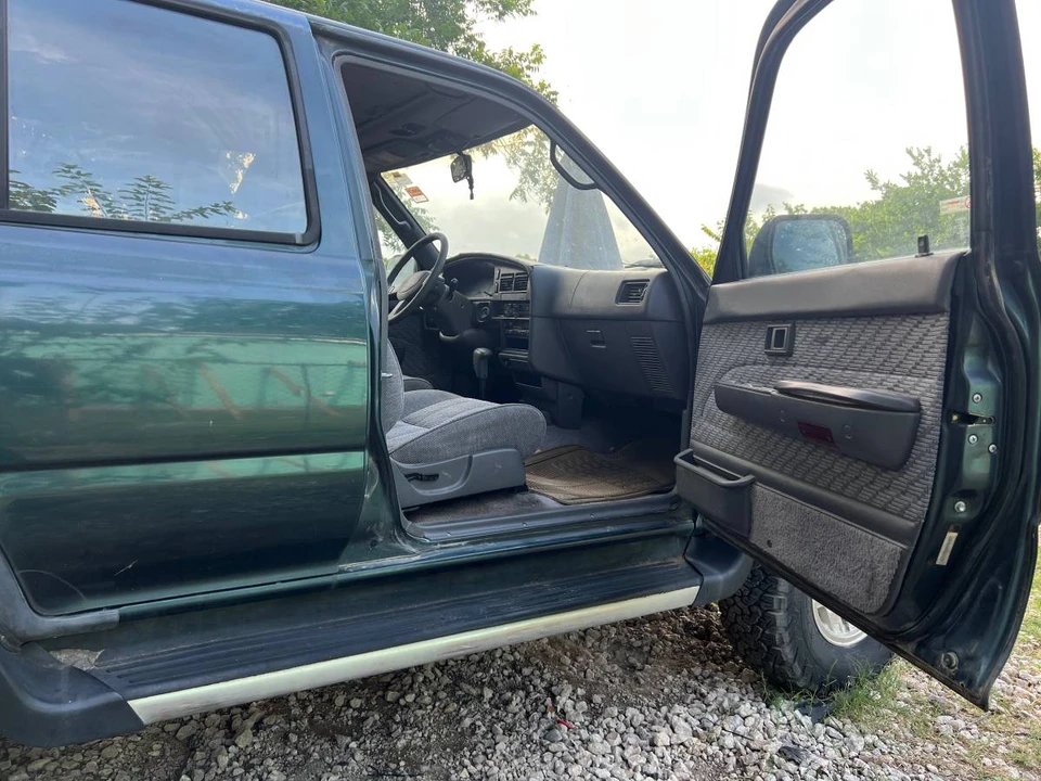 1995 Toyota 4Runner 2nd Gen - Image 6 of 13