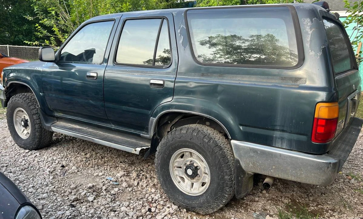 1995 Toyota 4Runner 2nd Gen - Image 10 of 13