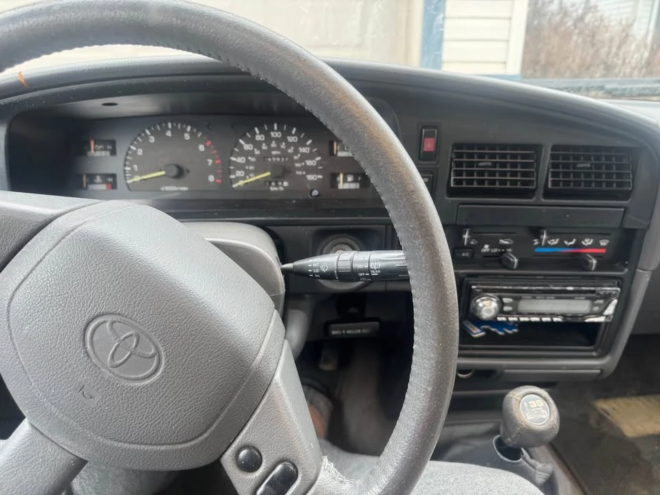1995 Toyota 4Runner 2nd Gen - Image 9 of 13
